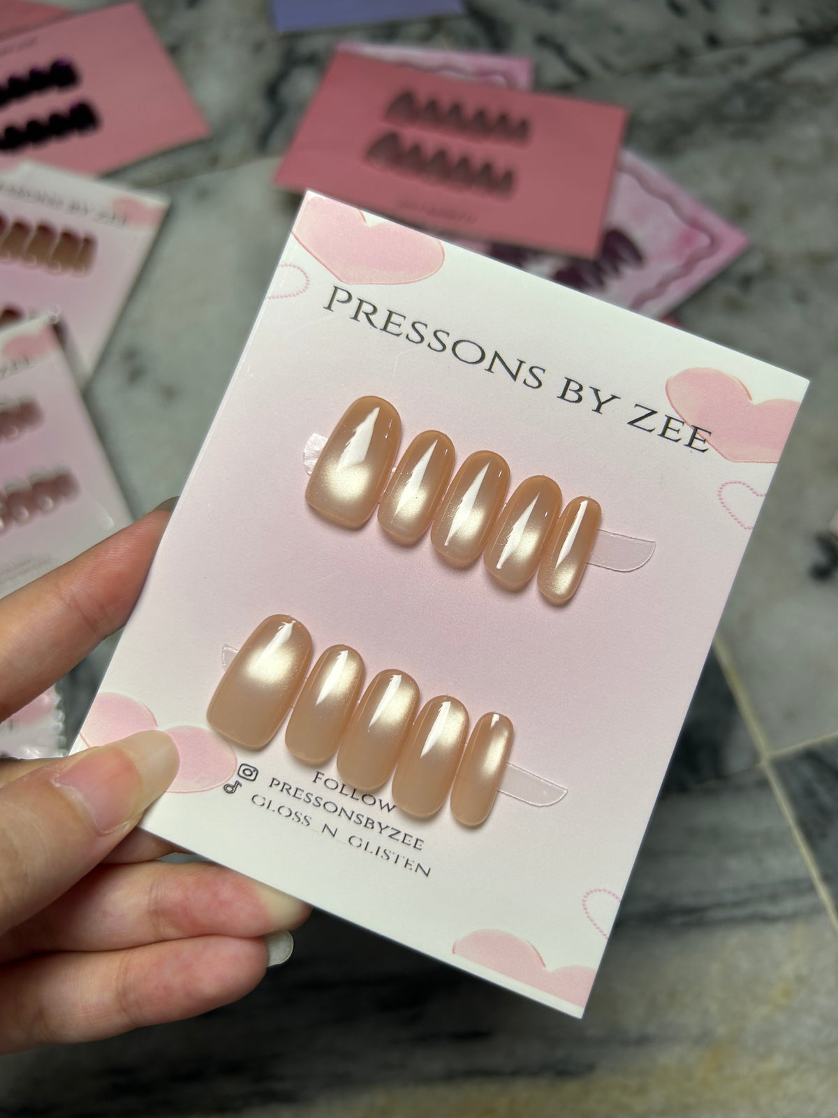 Peach pearl velvet cateye pressons