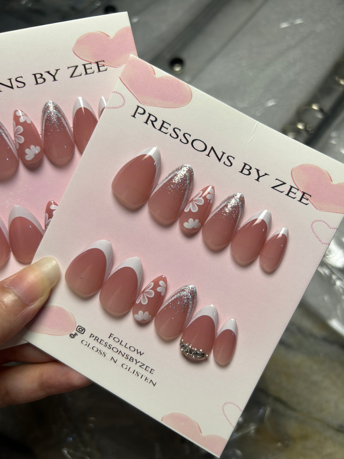Floral french glam pressons