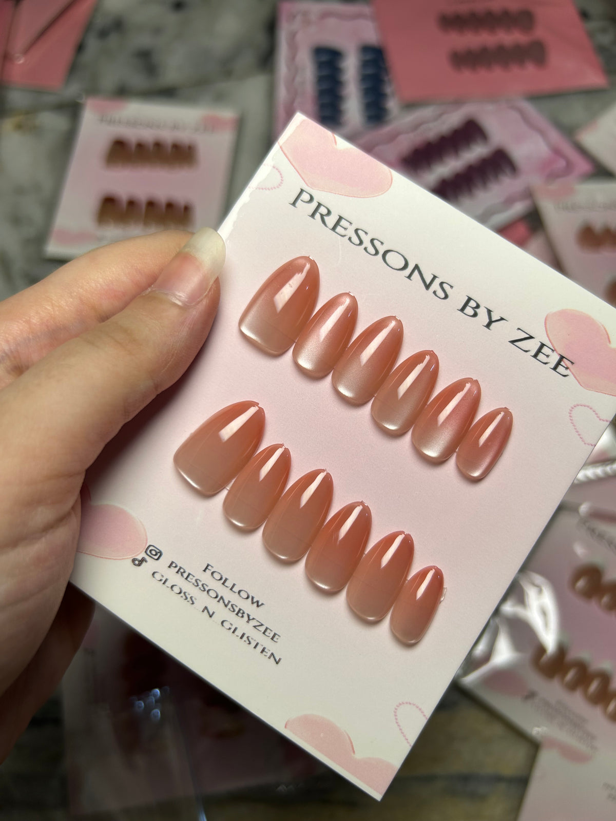 Blush peach glazed cateye pressons