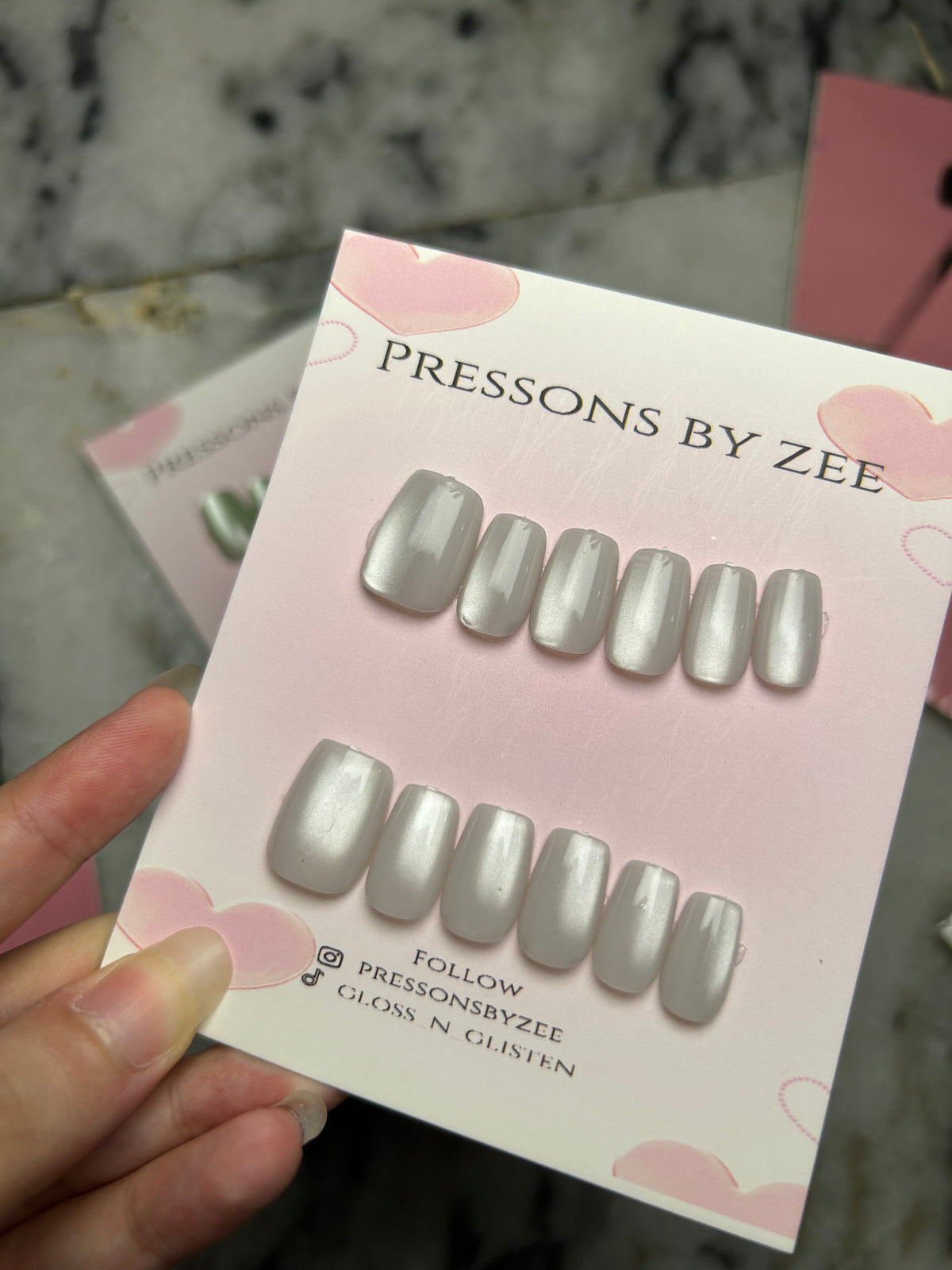 Pearl white velvet cateye pressons