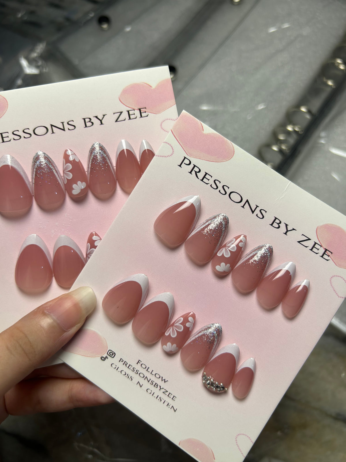 Floral french glam pressons