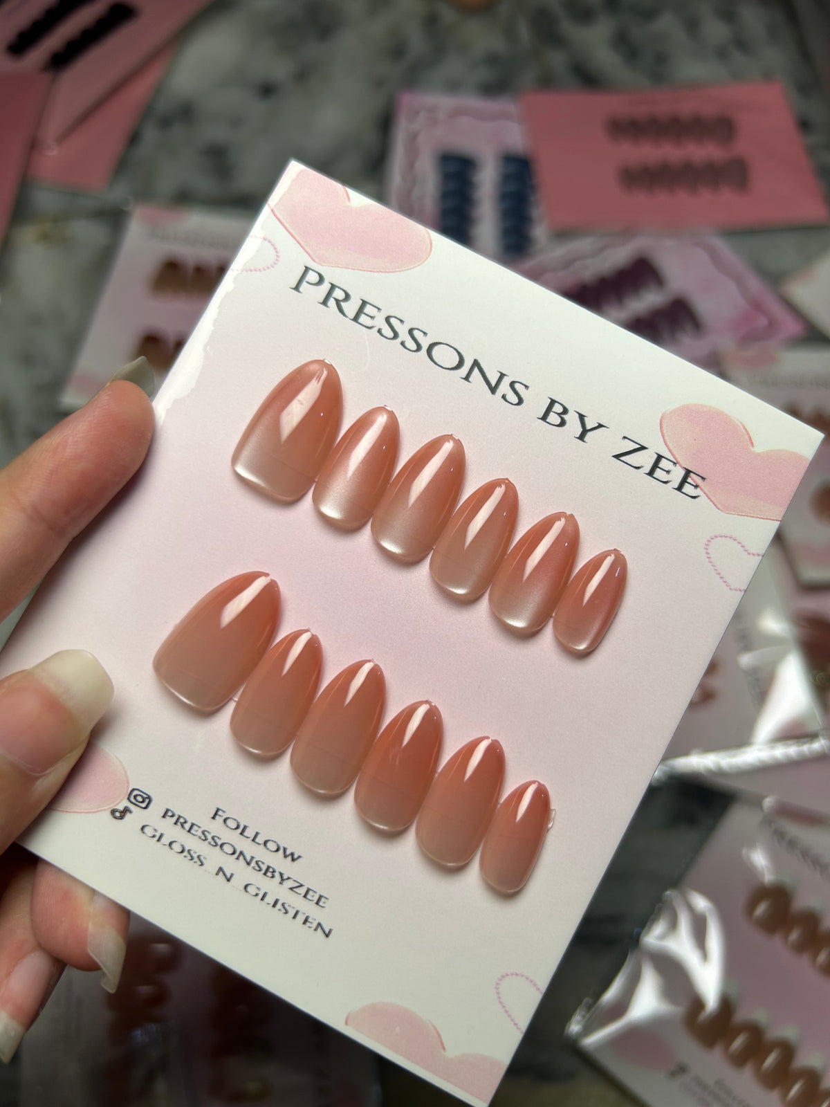 Blush peach glazed cateye pressons
